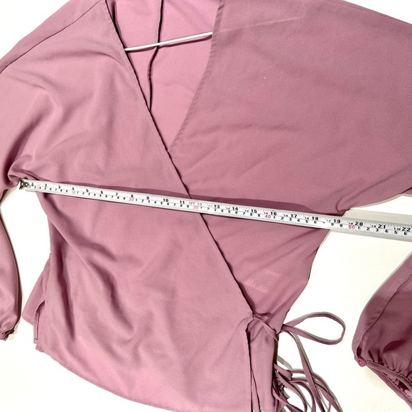 Aritzia Wilfred Lilia Blouse pink lilac color tie front wrap lavender - Picture 5 of 9